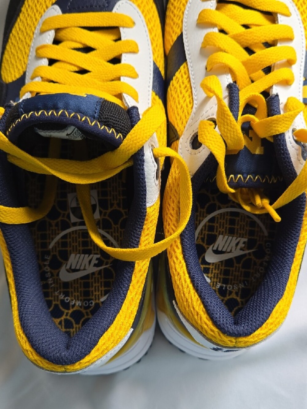 Nike Men's University Of Michigan Yellow & Navy Air Max Mesh Athletic Sneakers - Picture 7 of 9